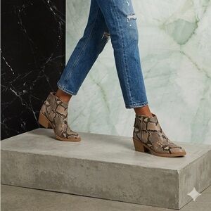 The Drop Snake Print Ankle Booties Size 6 Brown Black Western Booties